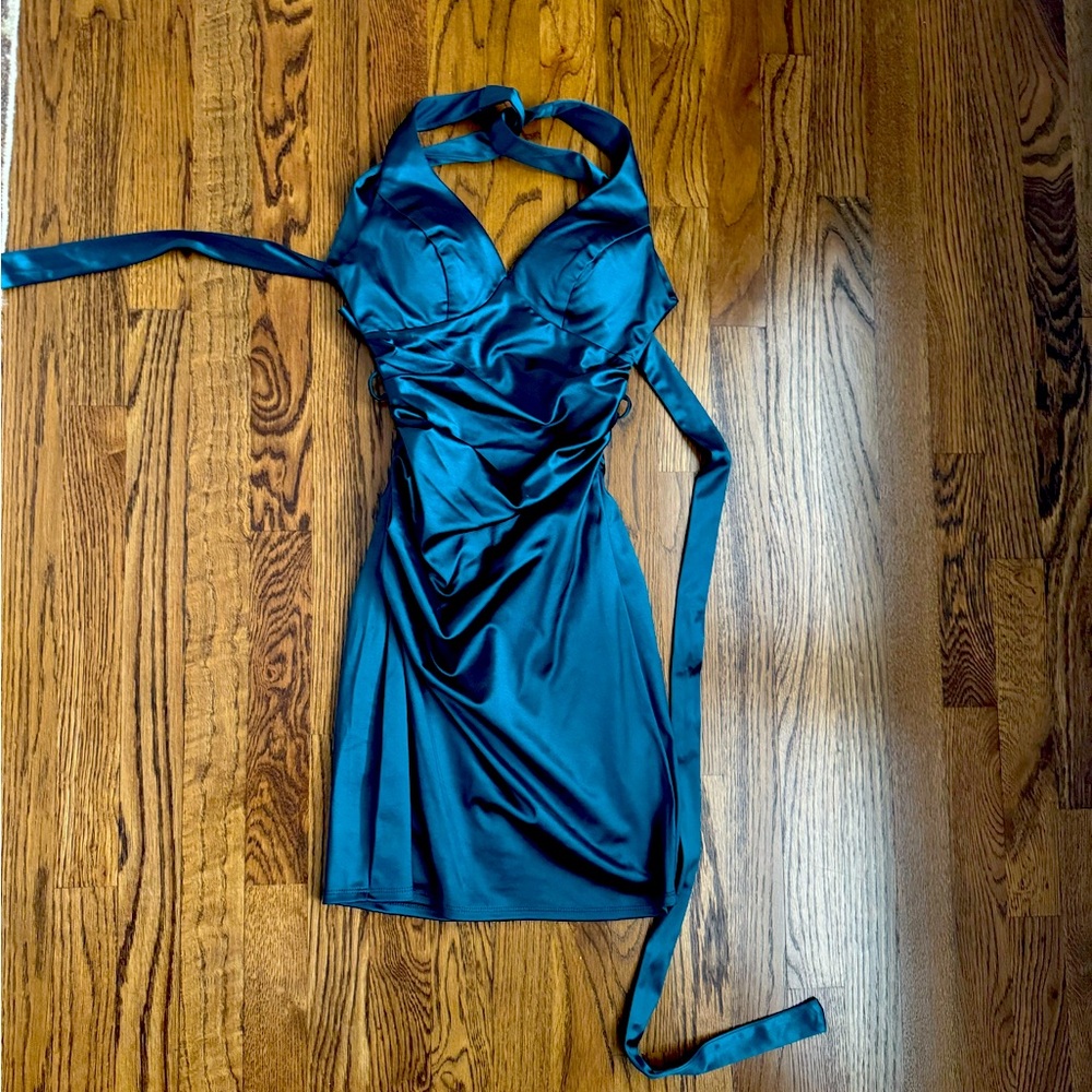 Emerald green silk dress - size XS fits a size 2 body.